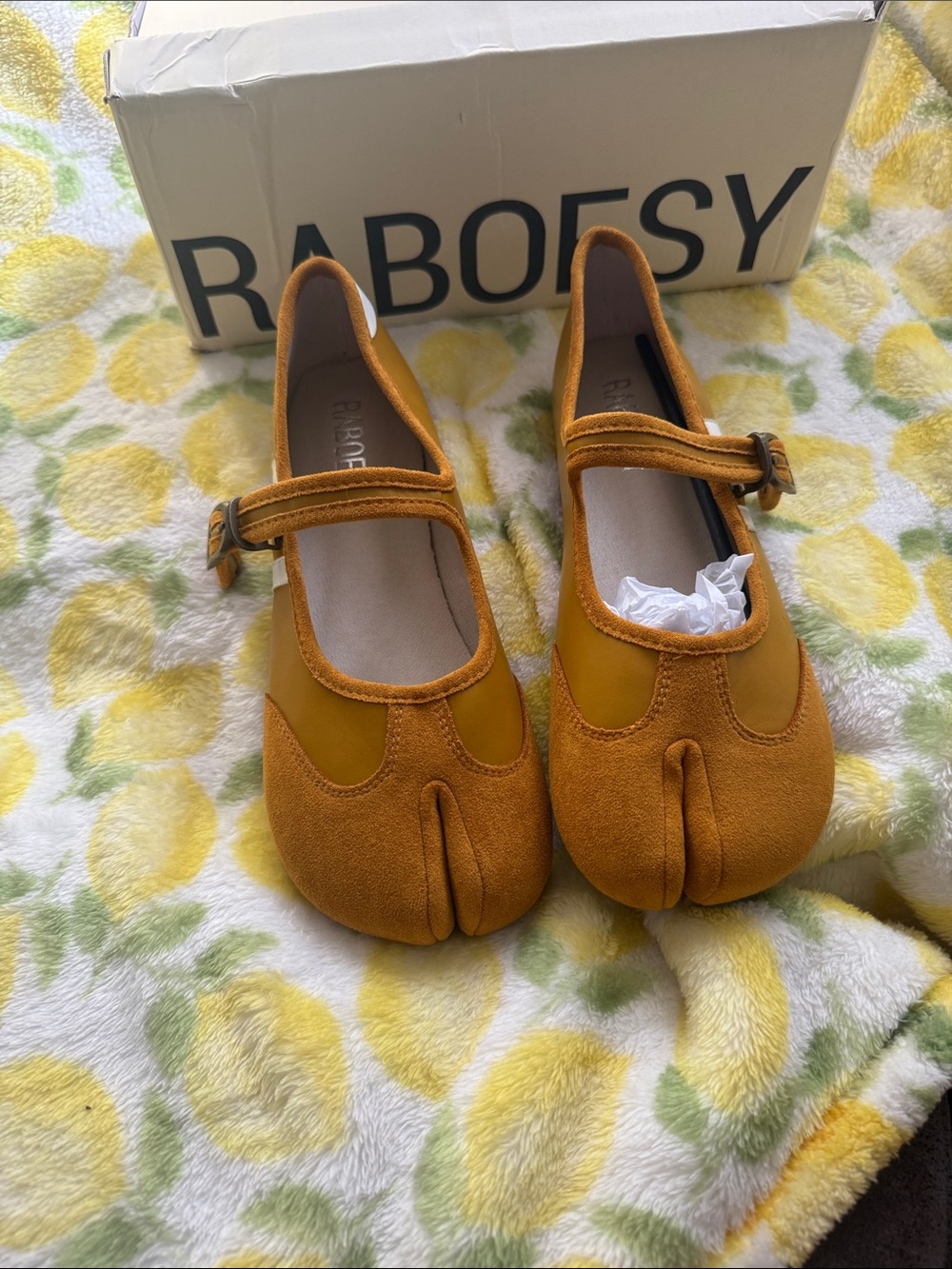 Raboesy women’s Mustard Yellow Mary Jane Split-Toe Shoes